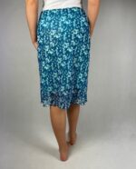 Niebieska letnia spódnica do kolan - obrazek 3